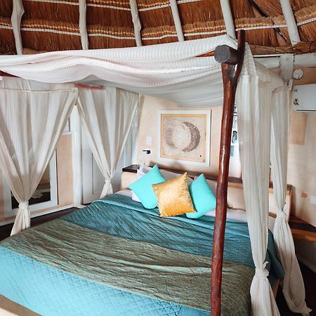 Villa Las Estrellas Tulum - Located At The Party Zone ภายนอก รูปภาพ
